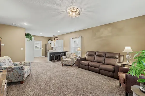 2914 E Highridge St, Park City, KS 67219