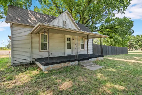 627 S Raff St, Kingman, KS 67068
