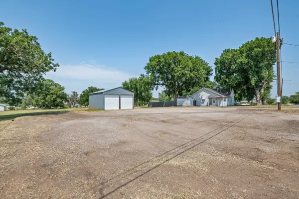 627 S Raff St, Kingman, KS 67068