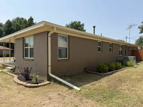 1701 N Main, Kingman, KS 67068