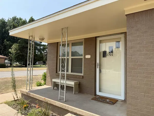 1701 N Main, Kingman, KS 67068