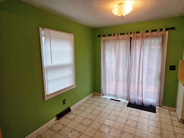 214 S Goering, Moundridge, KS 67107