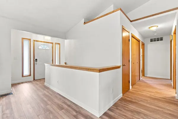 1801 S Smithmoor St, Wichita, KS 67207