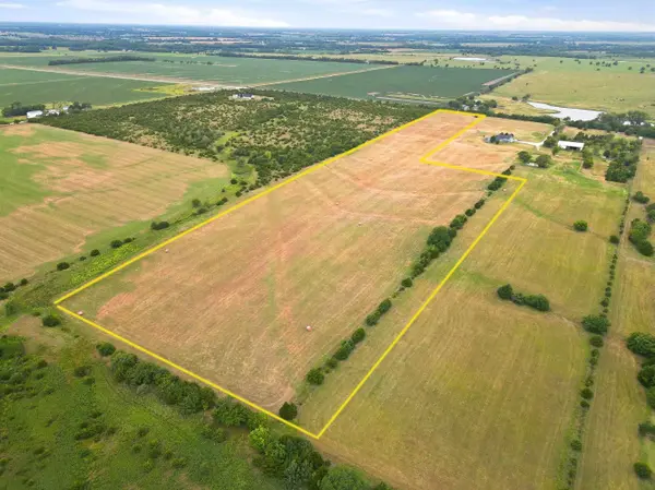 000 51st Road, Douglass, KS 67039
