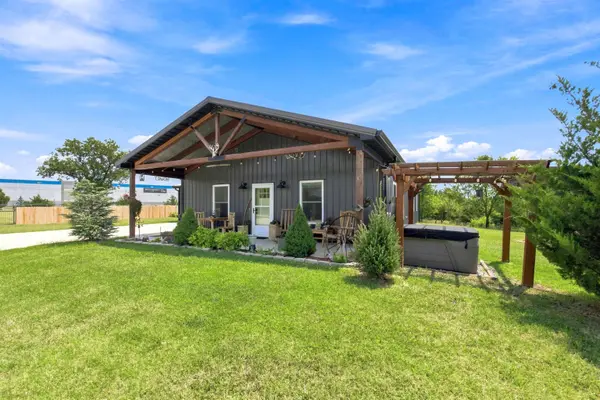 7205 N Broadway, Park City, KS 67219