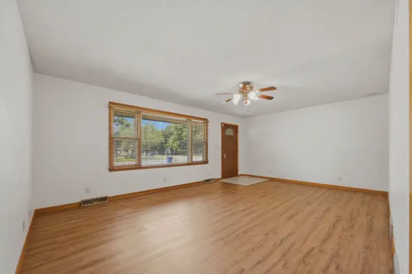 102 S Westview Rd, Andover, KS 67002