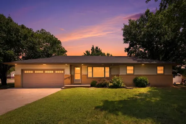 102 S Westview Rd, Andover, KS 67002