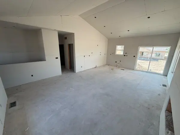 8973 E Joshua St, Bel Aire, KS 67226