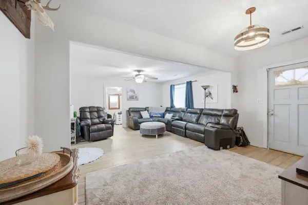 752 N Mount Carmel Ave, Wichita, KS 67203