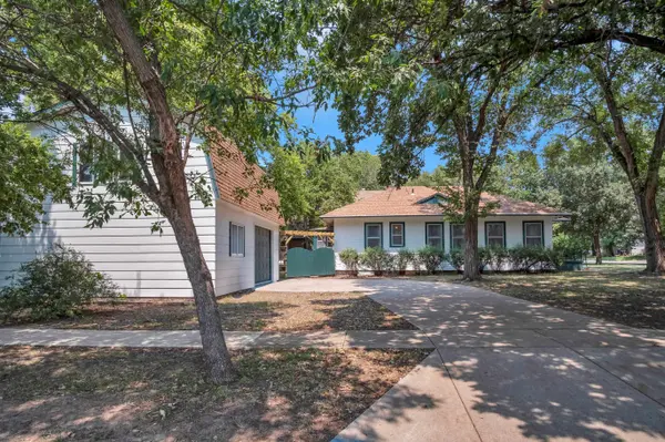 117 Harrison, Newton, KS 67114