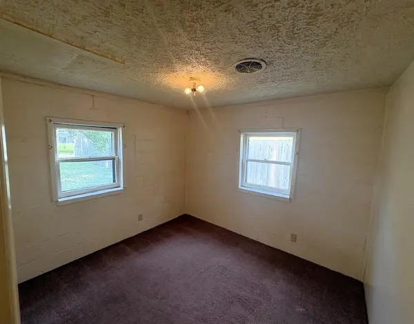 331 Des Moines Ave, Salina, KS 67401
