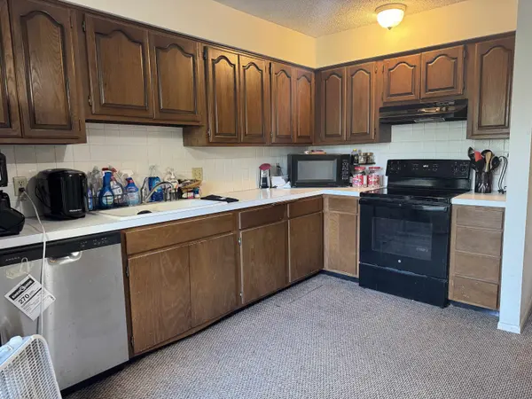 8419 E Harry, Wichita, KS 67207