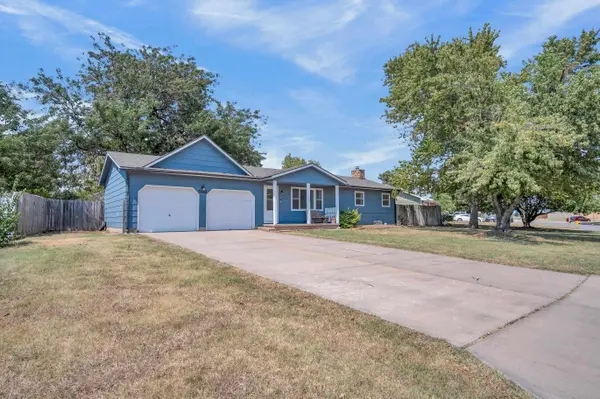 502 Meadowbrook Dr, Newton, KS 67114
