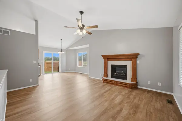 2230 E Glen Hills Dr, Derby, KS 67037