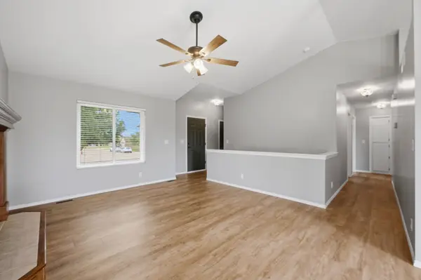 2230 E Glen Hills Dr, Derby, KS 67037