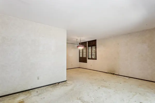 849 E Sunrise St, Derby, KS 67037