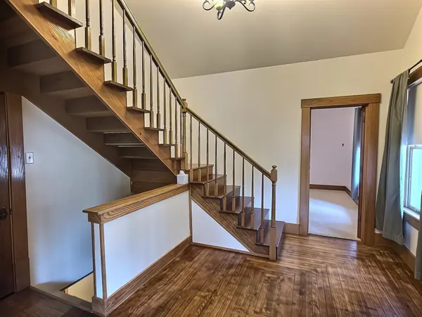 308 SE 2nd St, Newton, KS 67114