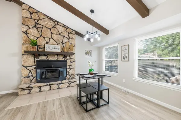 112 N Summitlawn Cir, Wichita, KS 67212