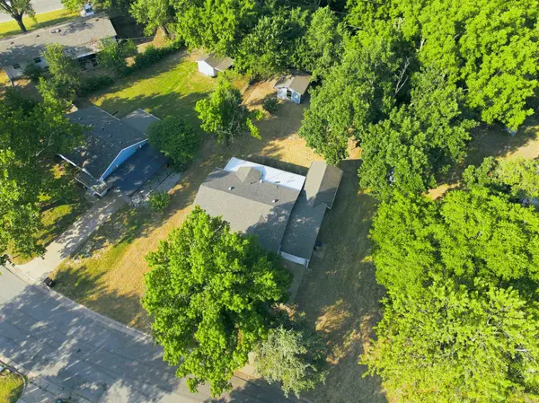 6639 N Kerman Dr, Park City, KS 67219