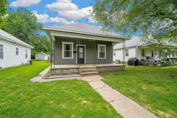 429 W 5th, Newton, KS 67114