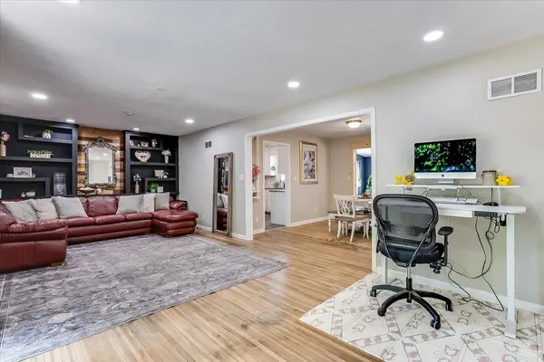 3304 N Porter Ave, Wichita, KS 67204-4210