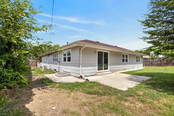 5605 E Shadybrook St, Wichita, KS 67208