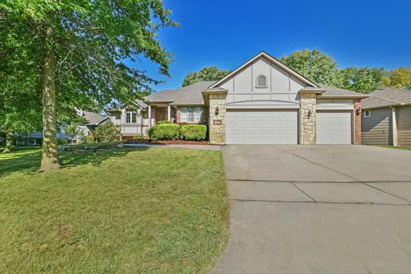 121 S Lakeside Dr., Andover, KS 67002