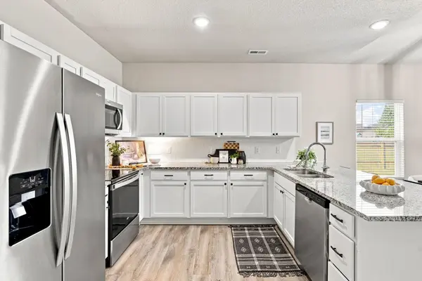 211 S Gatewood St, Valley Center, KS 67147-4741