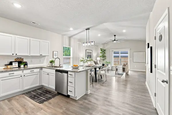 211 S Gatewood St, Valley Center, KS 67147-4741
