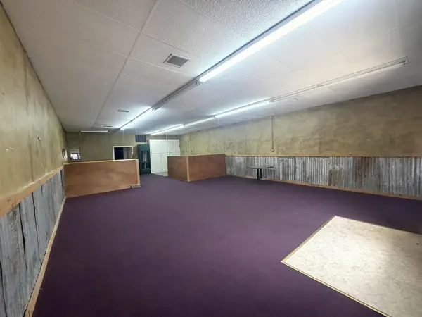 102 N Main, Eureka, KS 67045