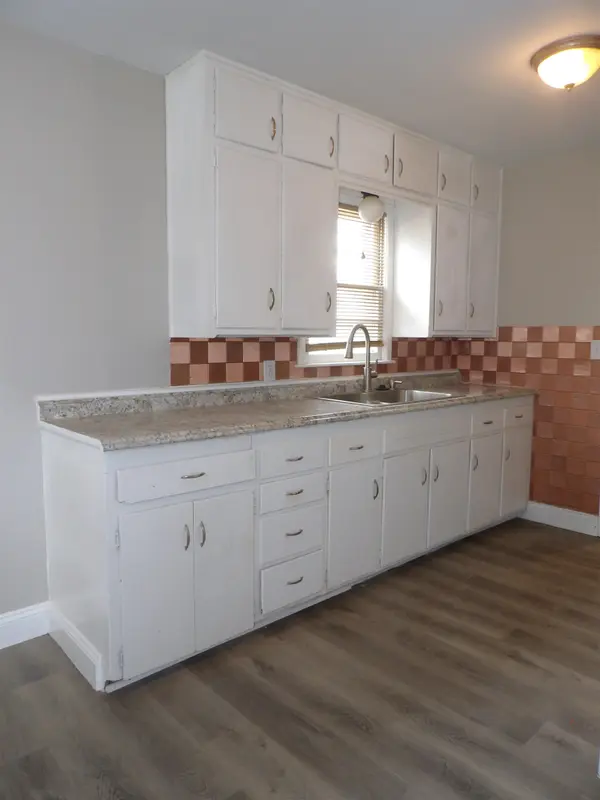 826 N Kokomo Ave, Derby, KS 67037