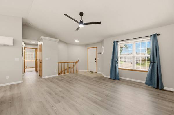 882 S Bedford Ct, Wichita, KS 67207