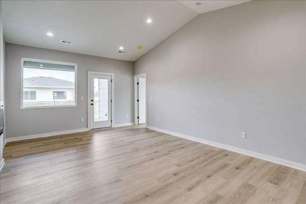 5433/5435 N Briskbay Ct., Maize, KS 67101