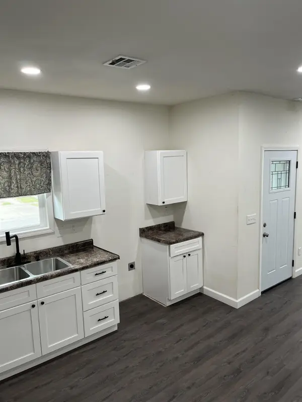 228 Alleghany St, El Dorado, KS 67042