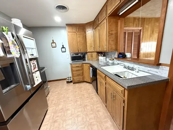 308 Pembroke Ln., Ellinwood, KS 67526