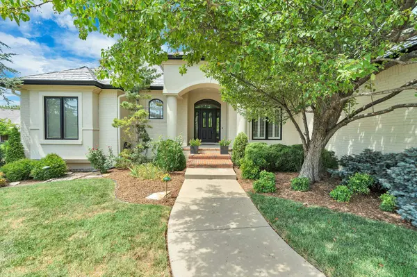 1962 N Red Brush Ct, Wichita, KS 67206