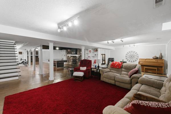 1511 S Phyllis Ln, Andover, KS 67002
