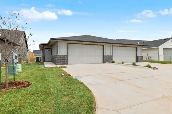 2935 S Cedar Crest Ct #100, Wichita, KS 67215