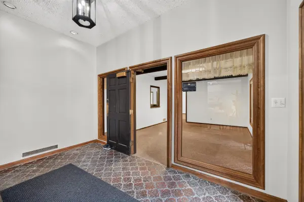 1233 N Main St, Mcpherson, KS 67460