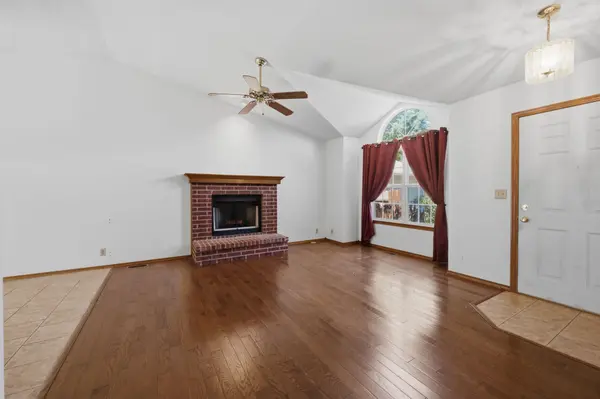 227 W Rosewood Ln, Derby, KS 67037