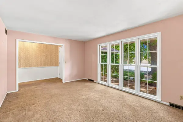 1343 N Caddy Ln, Wichita, KS 67212-4207