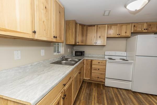 915 Maple Ave, Salina, KS 67401