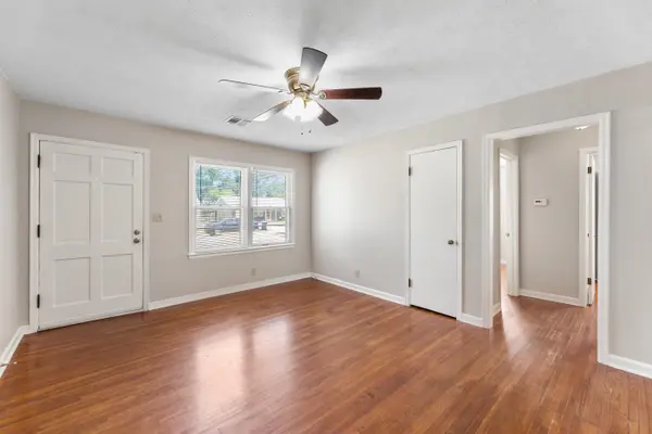 627 S Barlow, Wichita, KS 67207