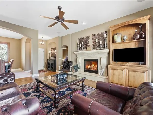 2029 N Paddock Green, Wichita, KS 67206
