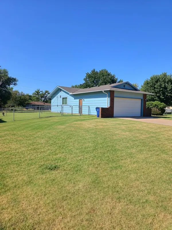 901 W 52nd St. S., Wichita, KS 67217