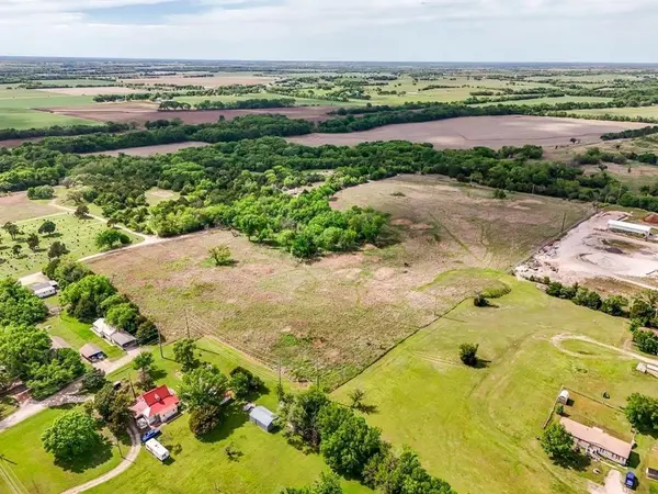 700 N Michigan St, Winfield, KS 67156