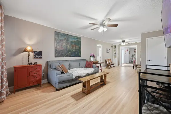 716 N Westview, Derby, KS 67037