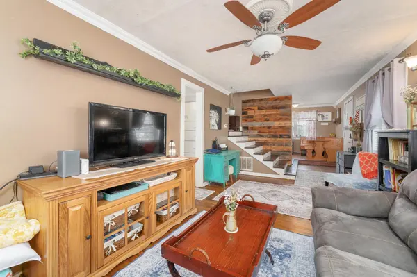 424 N Main St, Belle Plaine, KS 67013