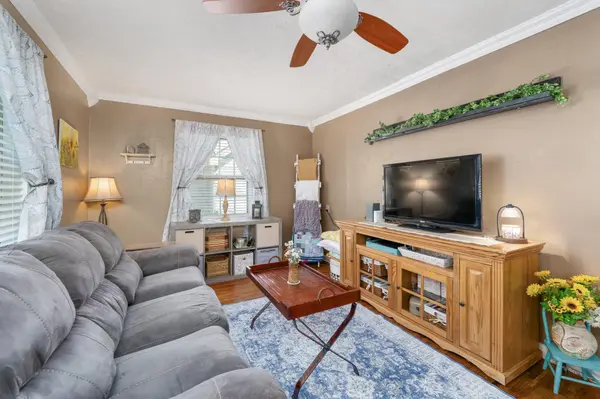 424 N Main St, Belle Plaine, KS 67013
