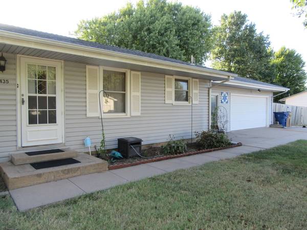 6435 N Wendell St, Park City, KS 67219